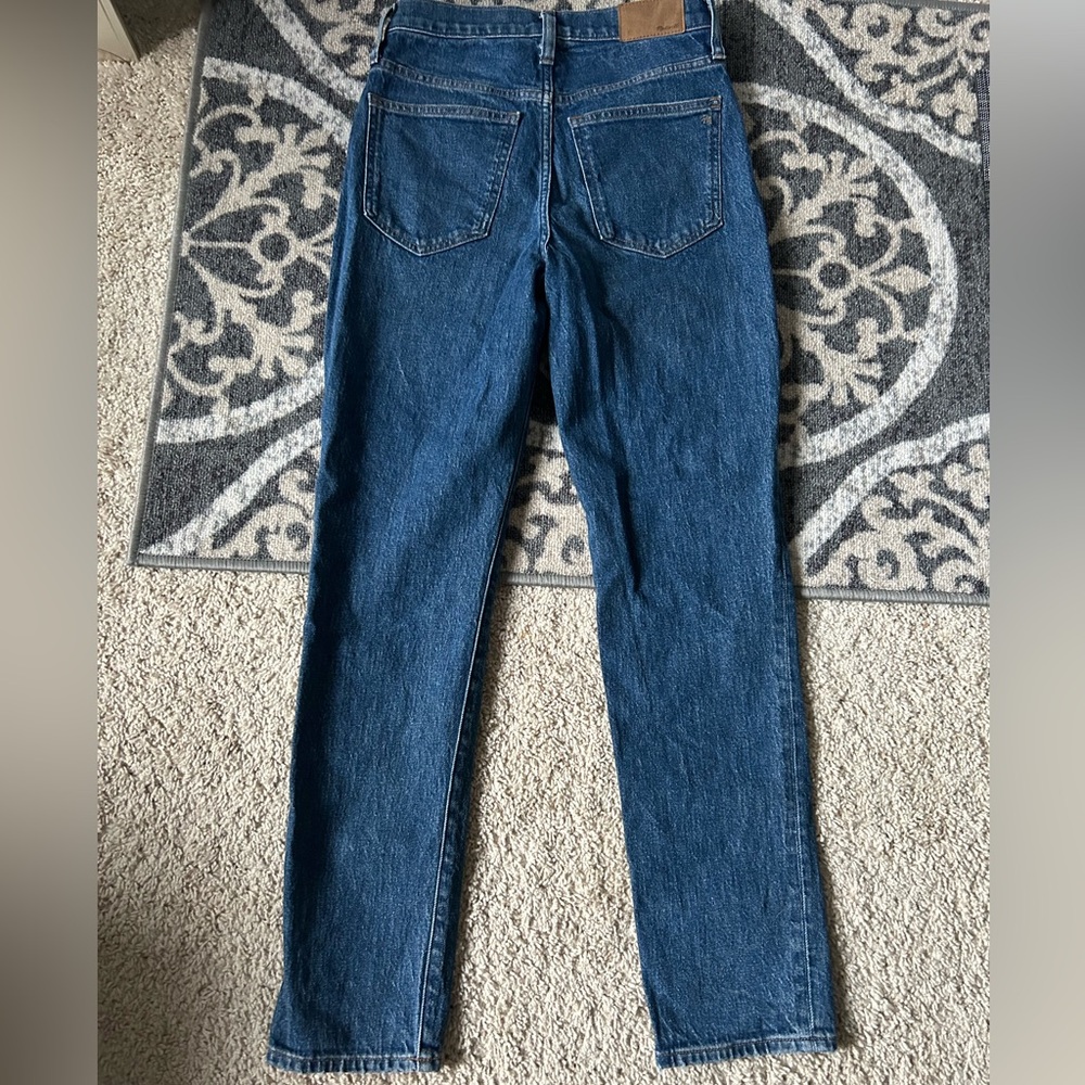 Madewell Women's Vintage Straight Leg Jeans in Blue - Picture 4 of 7